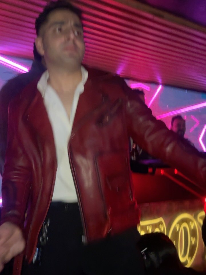 sahilkhan_nt 게시물 이미지: Whenever life gives you a moment, live it...