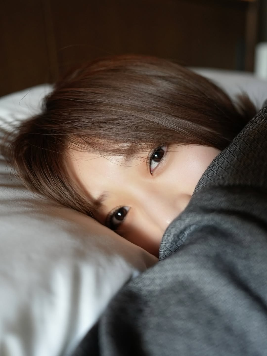 Photo by 河北彩花  KawakitaSaika on January 26, 2026. May be a closeup of one or more people, hair, bed, bedroom and text.
