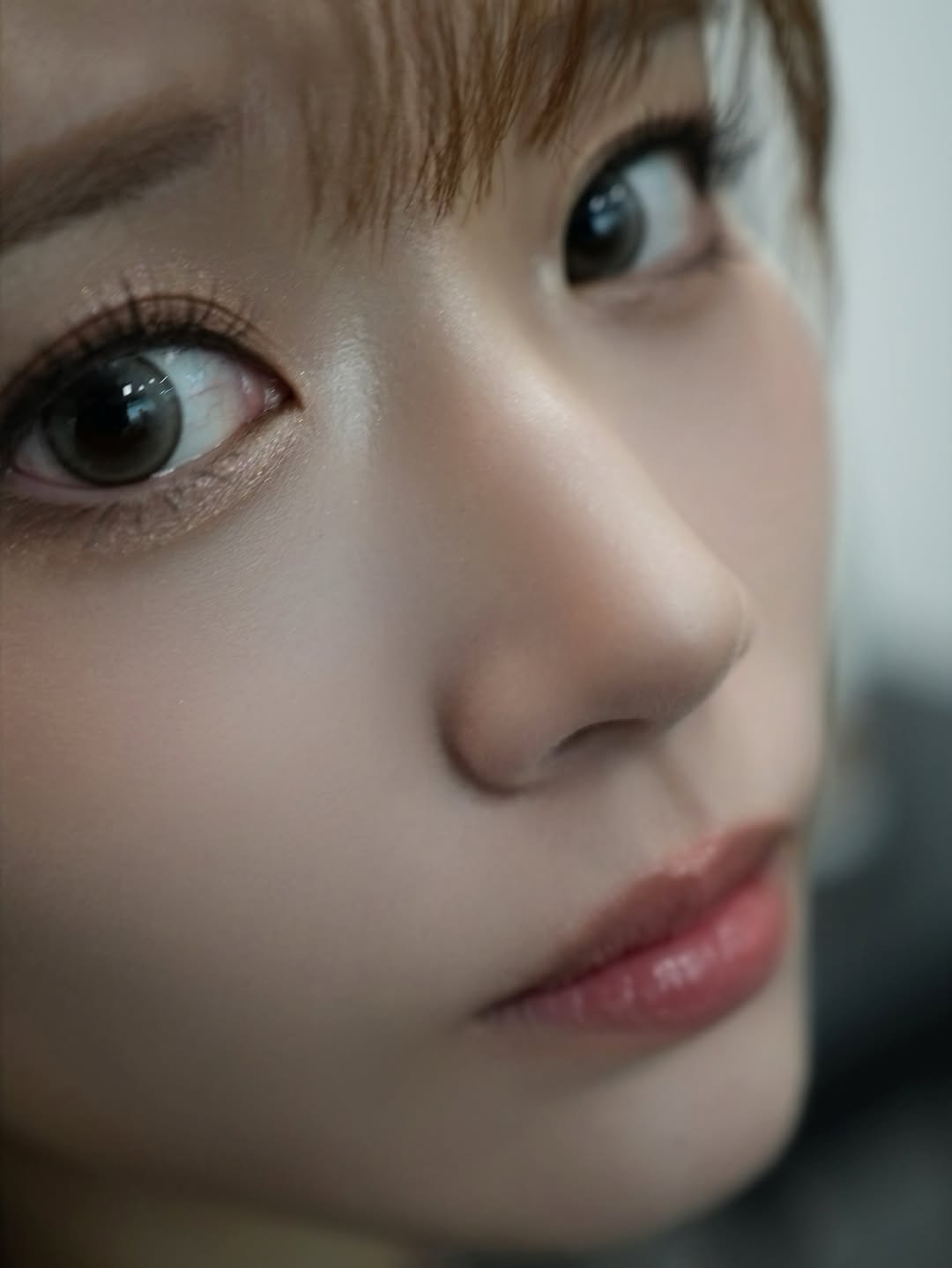 Photo shared by 河北彩伽  KawakitaSaika on December 01, 2025 tagging @lkmforet. May be a closeup of one or more people, makeup, hair and text.