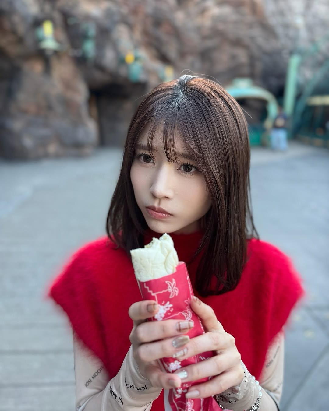 Photo by 河北彩伽 KawakitaSaika on May 11, 2025.