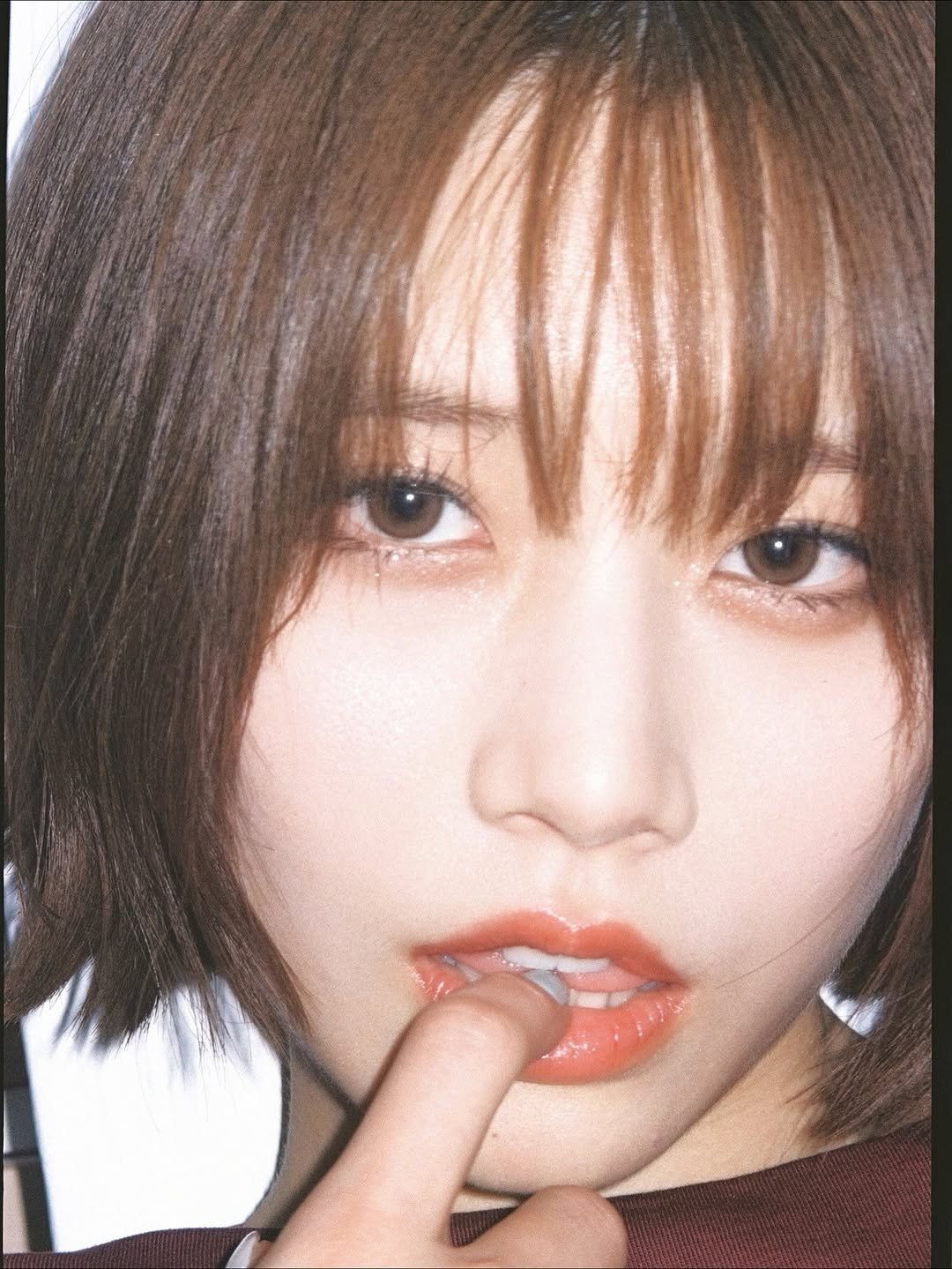 Photo by 河北彩伽  KawakitaSaika on November 18, 2025. May be a closeup of one or more people, bangs and text.