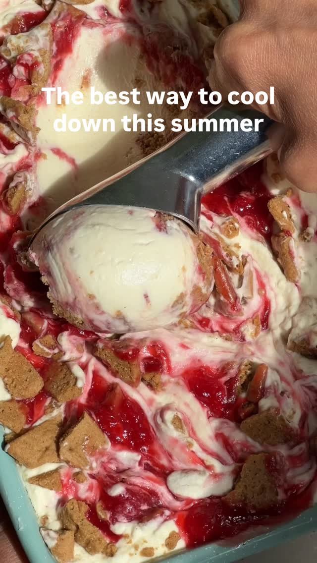 sailor_bailey 게시물 이미지: This no-churn Strawberry Cheesecake Ice Cream...