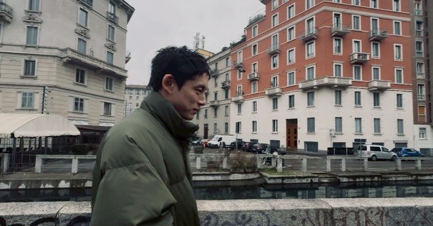 Photo by kentaro sakaguchi on January 20, 2026. May be an image of one or more people, duffle coat, overcoat, parka and street.