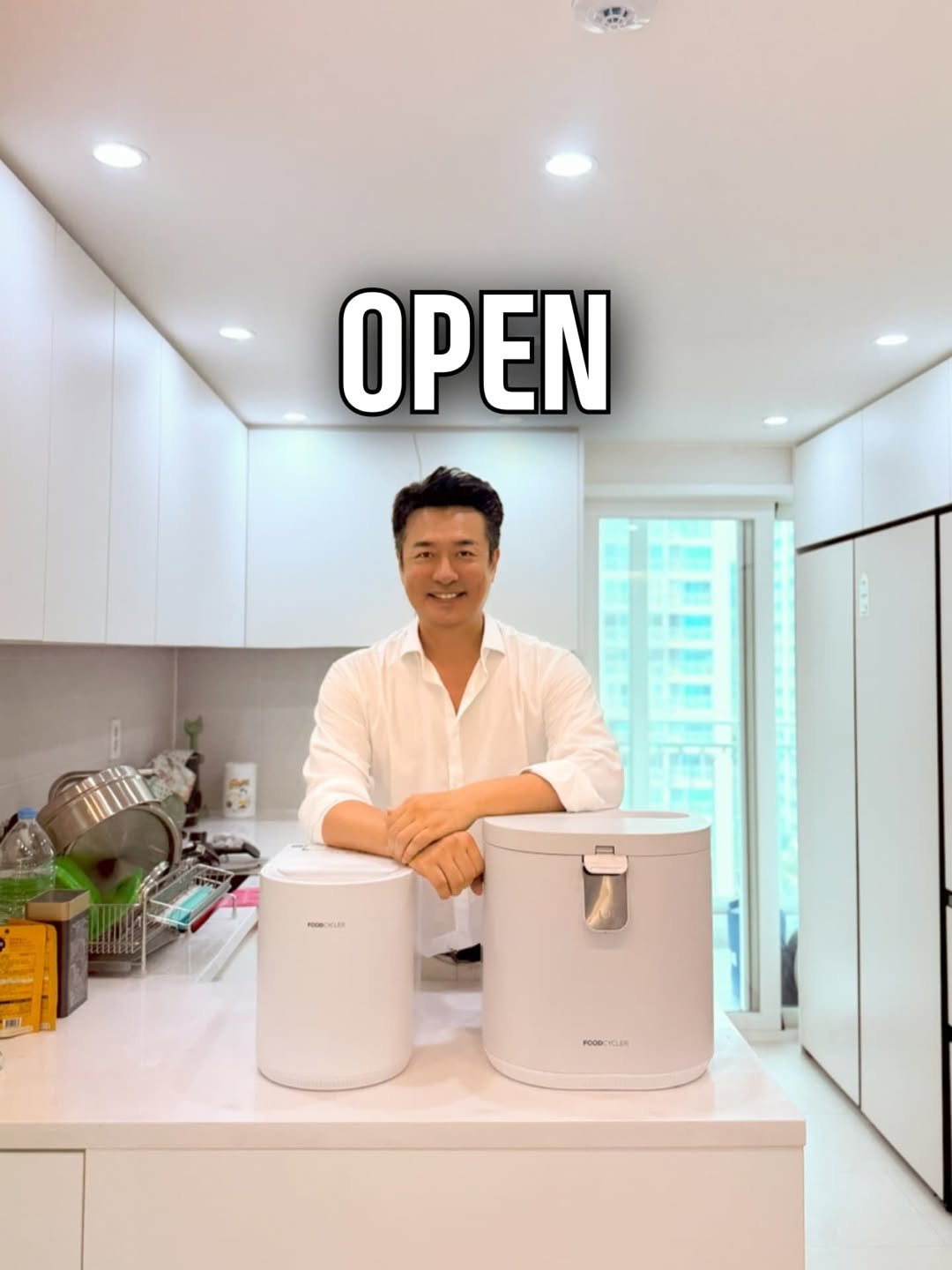 Photo by 조용상(살림은 조피디) on September 01, 2025. May be an image of 1 person, tea maker, cooker, water filter, coffee maker, refrigerator, cornflower and text that says 'OPEN K FOOD'.