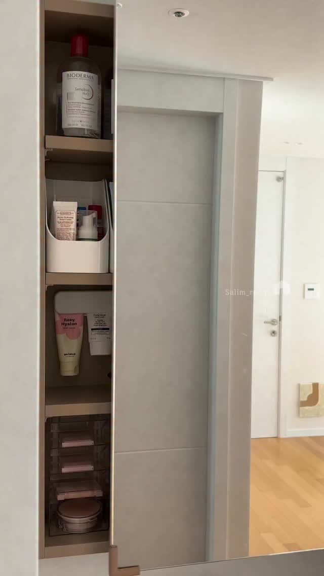 salim_room 게시물 이미지: 활용도 200%! 정리꿀템 모음

1.미니서랍함 
폭이 좁아 화장대,욕실장등 집안...