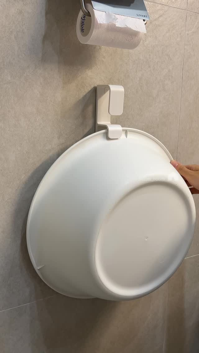 salim_room 게시물 이미지: 욕실용품 언박싱📦
욕실에 무타공 걸이를 설치해서 
청소도구를 쏙쏙...