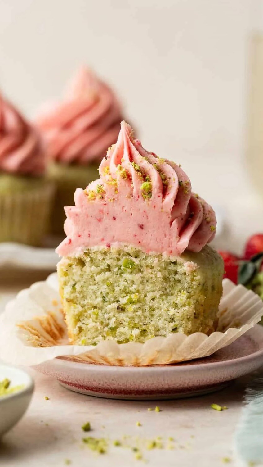 sallysbakeblog 게시물 이미지: PISTACHIO + STRAWBERRY 💚🩷
⠀⠀⠀⠀⠀⠀⠀⠀⠀
Comment...