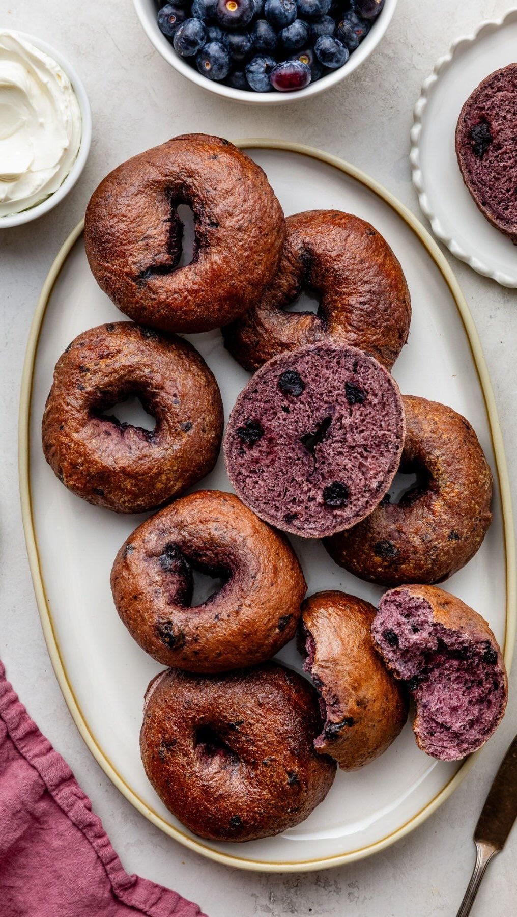 sallysbakeblog 게시물 이미지: Homemade Blueberry Bagels = The January...