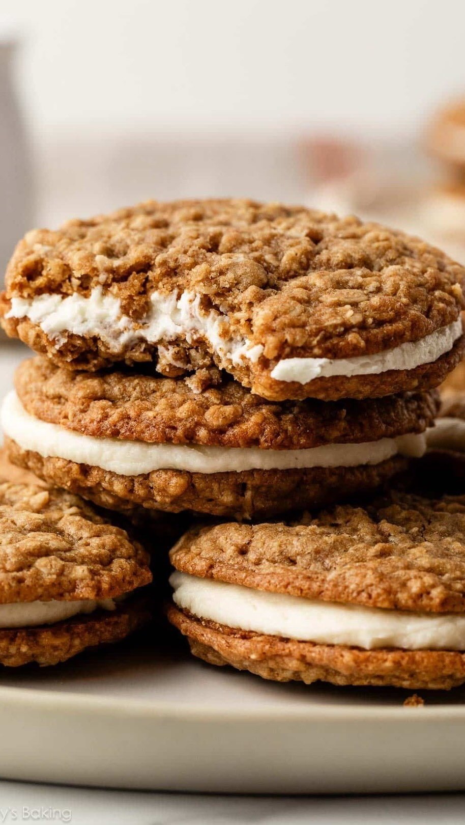sallysbakeblog 게시물 이미지: If you loved those classic oatmeal cream pies...
