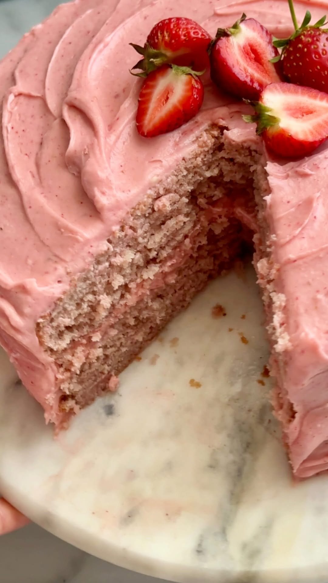 sallysbakeblog 게시물 이미지: Strawberry Cake! Have you tried this one...