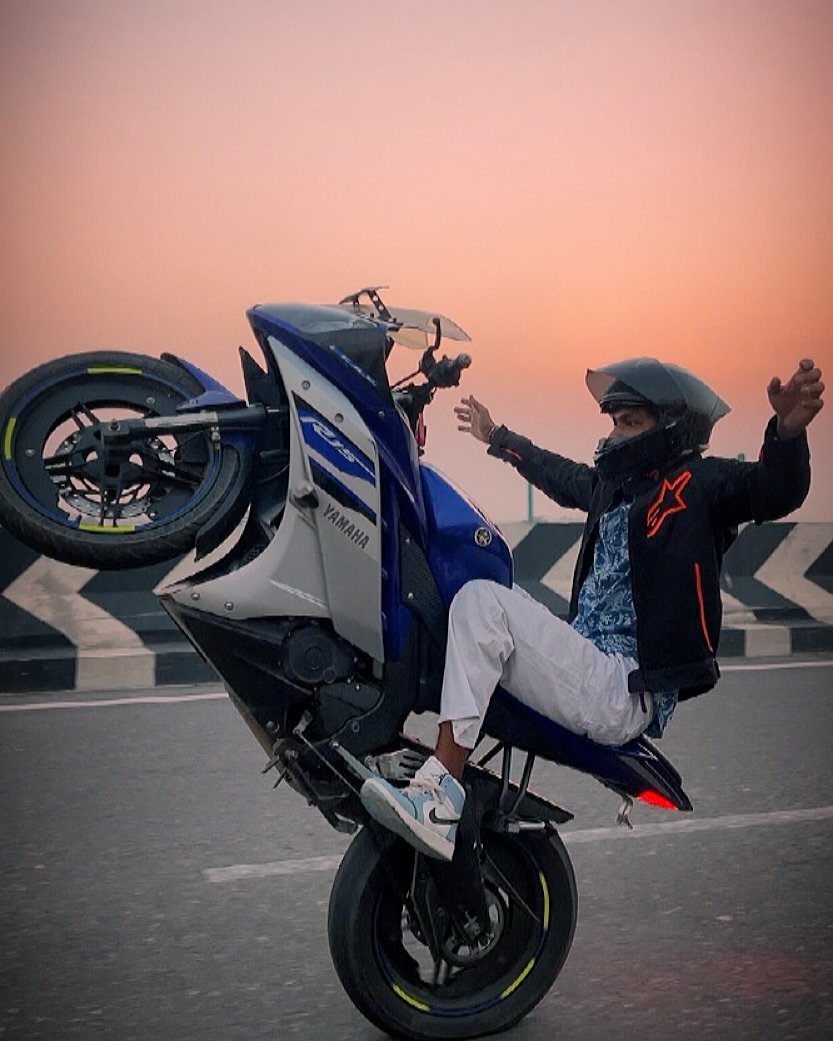 Photo by 𝐒𝐀𝐌 𝐒𝐓𝐔𝐍𝐓𝐙 in Jammu City, J&K. May be an image of motorcycle, helmet and text that says '- - YAMAHA CALL'.