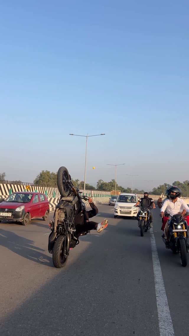 sam.stunts111 게시물 이미지: 💀MT-15‼️