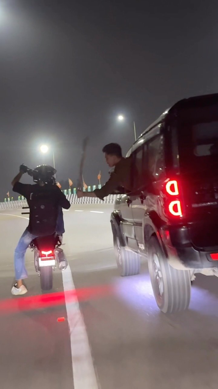 sam.stunts111 게시물 이미지: Night chase🚔🚨