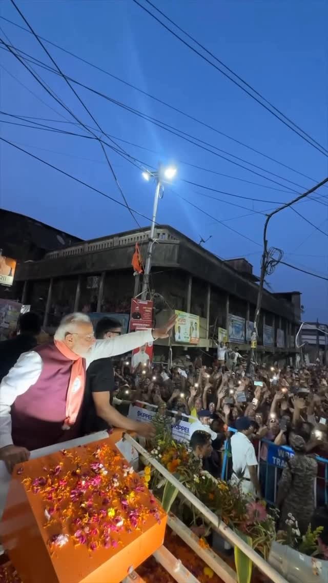 sambitswaraj 게시물 이미지: Howrah cheers and celebrates as Hon’ble PM...
