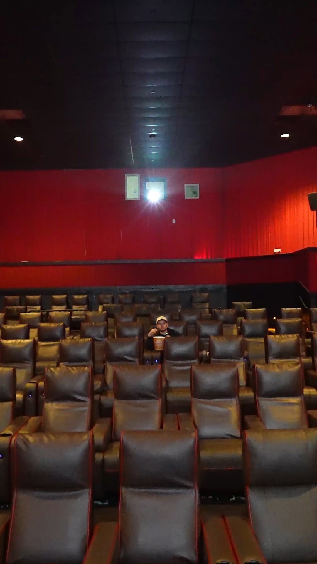 sambucha 게시물 이미지: Can You Buy An Entire Movie For Yourself? #AMC...