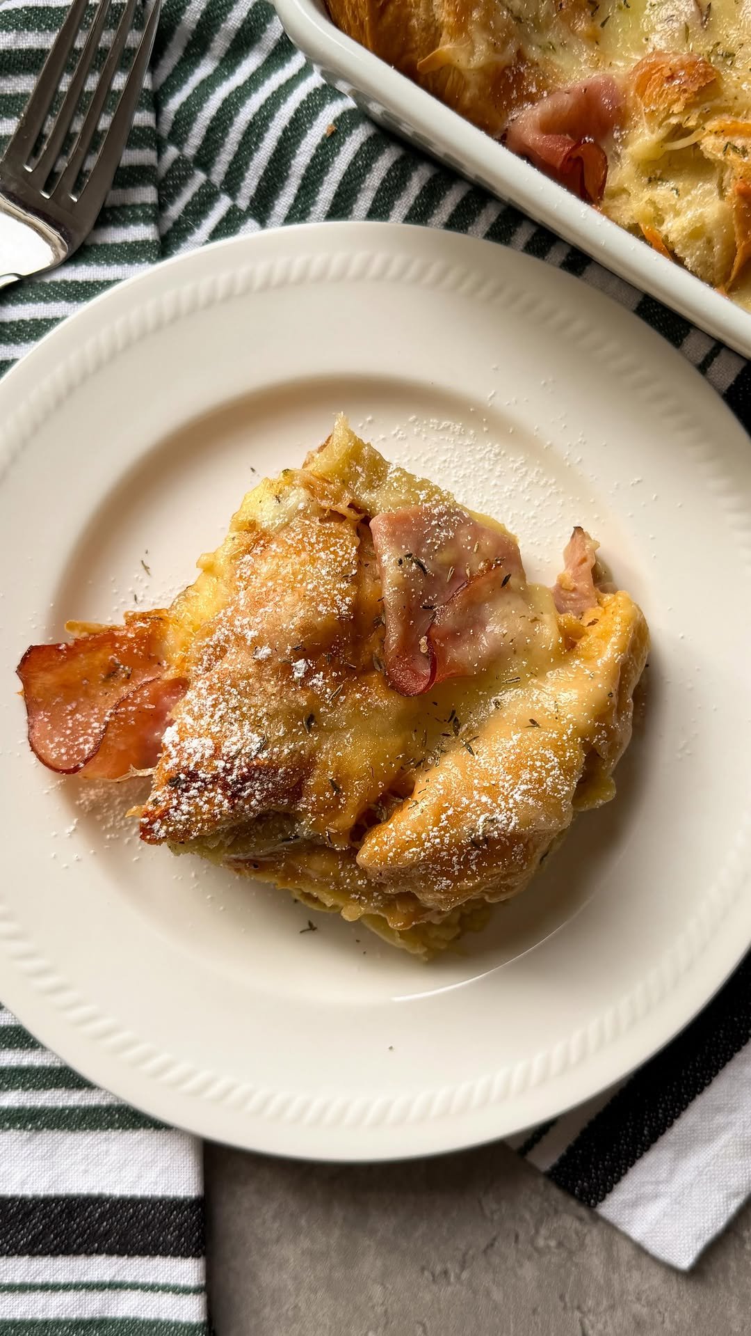 sammymontgoms 게시물 이미지: Overnight Ham & Cheese Croissant Casserole 🥐🧀...