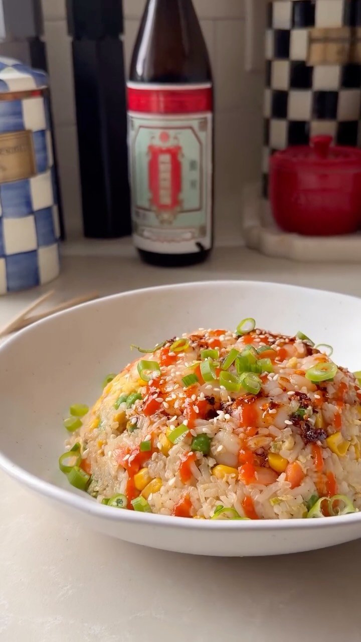 sammymontgoms 게시물 이미지: Shrimp Fried Rice 🍤 one-pan, 20 minutes, so...