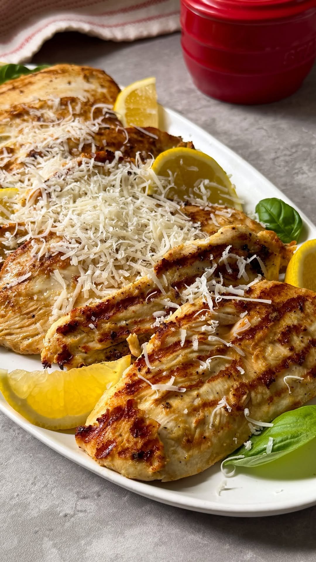 sammymontgoms 게시물 이미지: Lemon Caesar Yogurt Marinated Chicken 🍋🍗 reply...