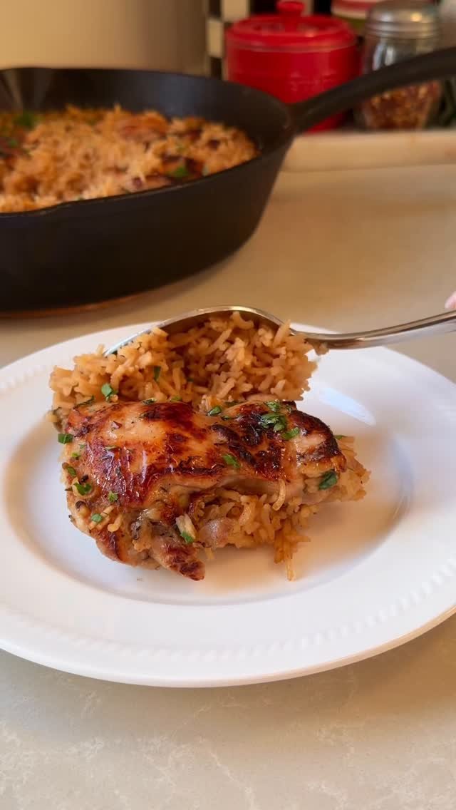 sammymontgoms 게시물 이미지: One Pan Honey Mustard Chicken Thighs & Rice...