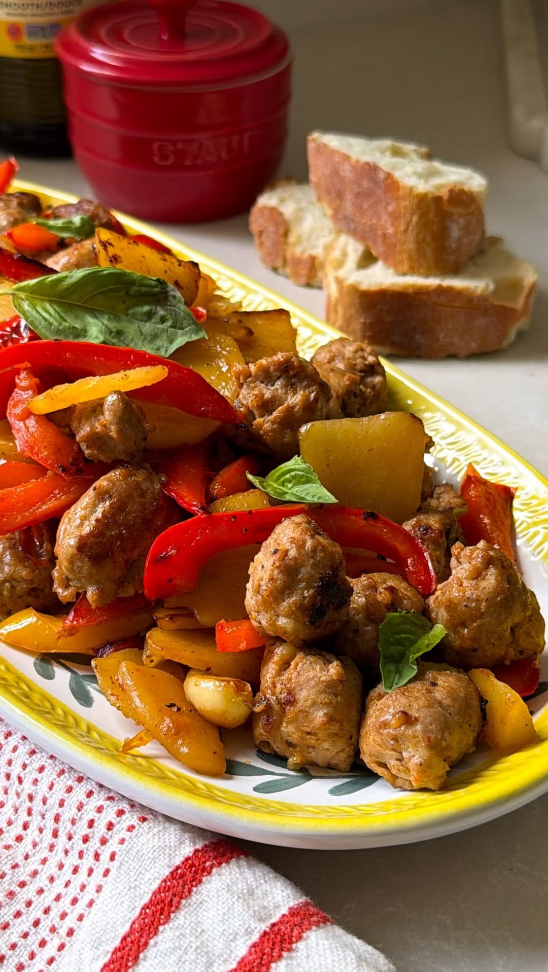 sammymontgoms 게시물 이미지: Fried Sausage, Potatoes & Peppers 🥖🫑🥔 reply...