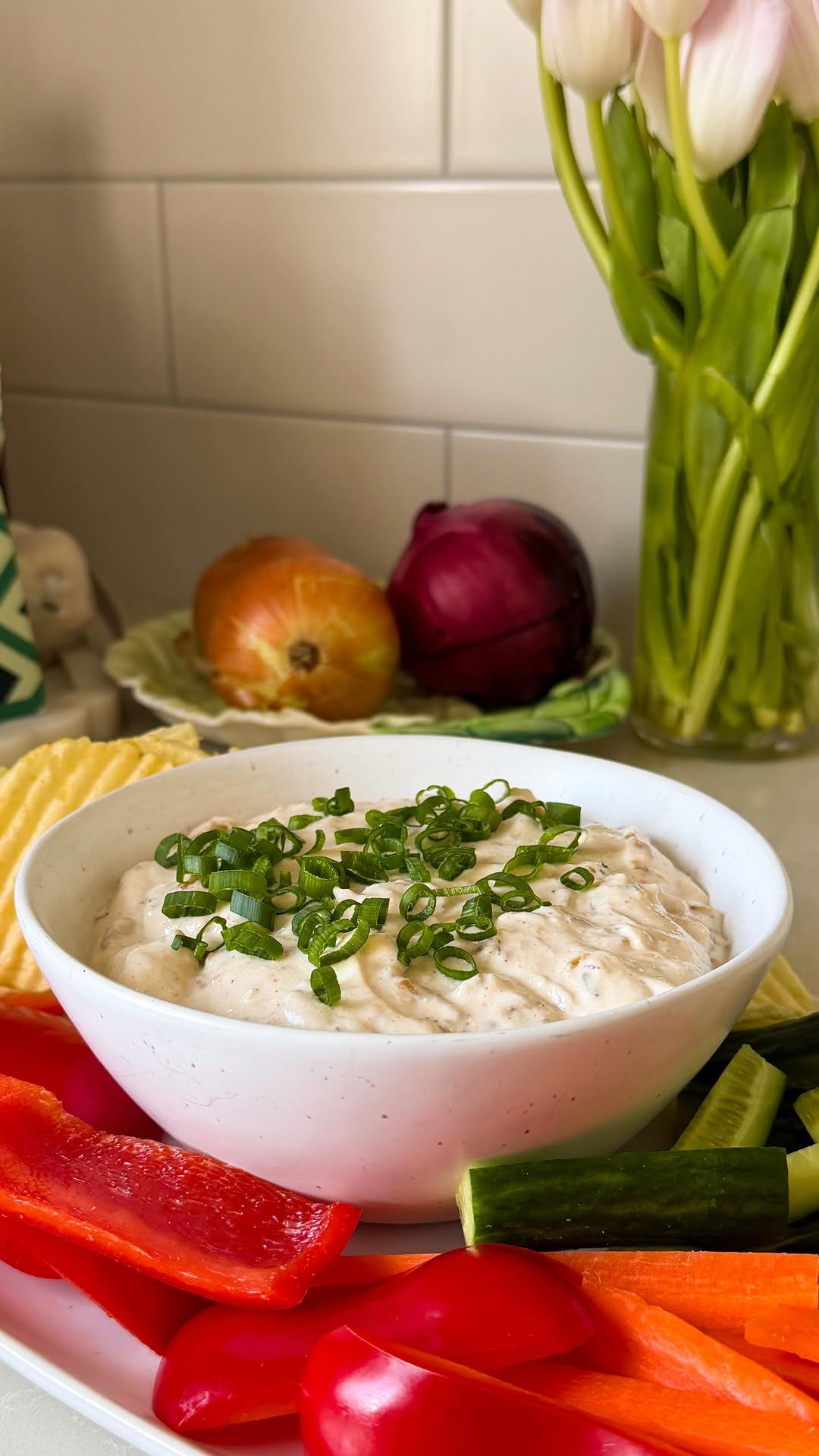 sammymontgoms 게시물 이미지: Cottage Cheese Onion Dip 🧅🥒🥕easy, high...