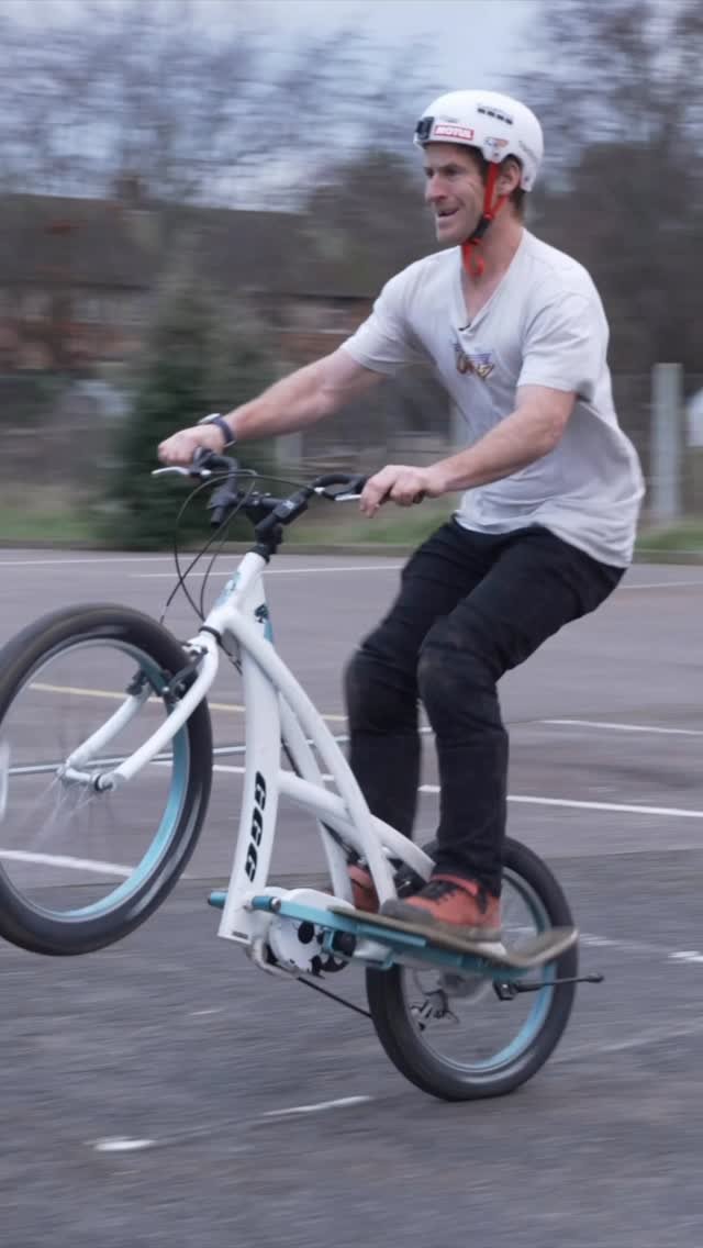 sampilgrim 게시물 이미지: The weirdest bike I’ve ridden yet!! Link in...