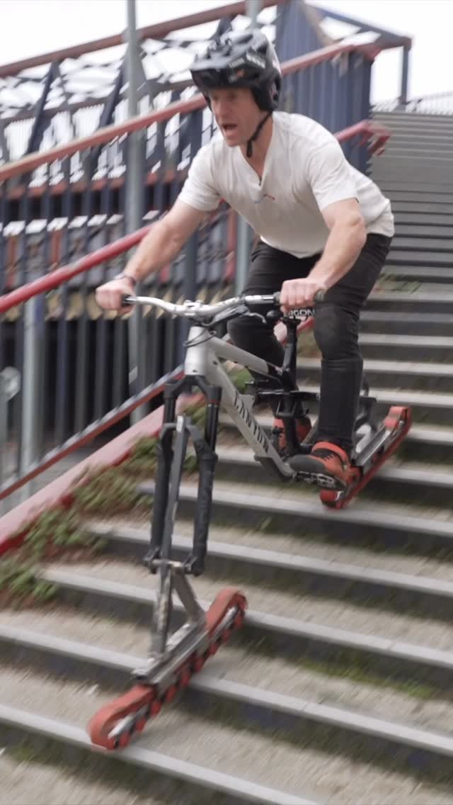 sampilgrim 게시물 이미지: I built a tracked @canyon 🤯 Link in bio for...