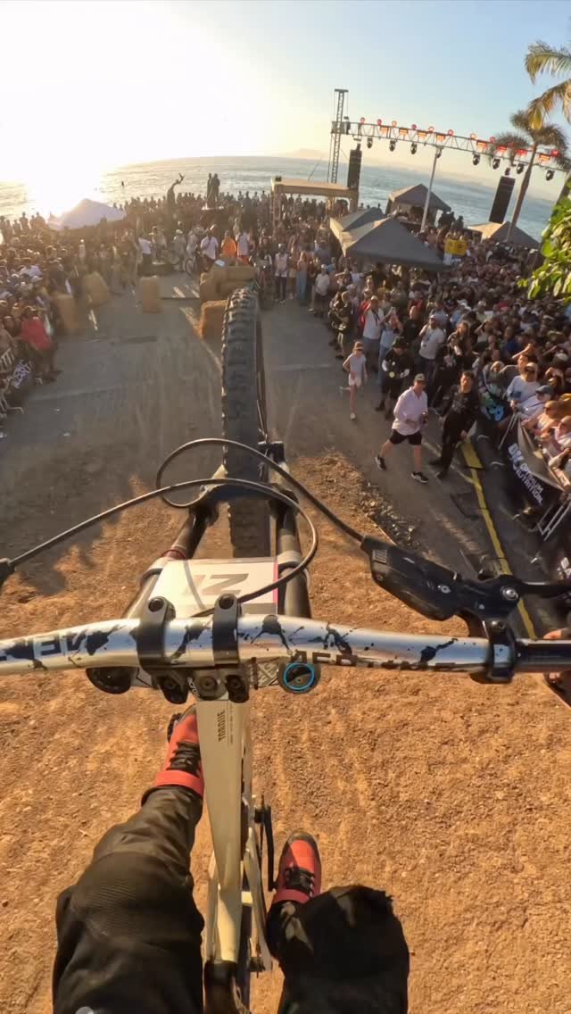 sampilgrim 게시물 이미지: I podiumed in Mexico! 🤯 Link in bio 🔗 for...