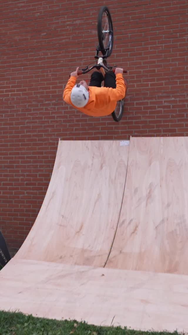 sampilgrim 게시물 이미지: Flip no hands 😁 Linkinbio for more setups! 📹:...