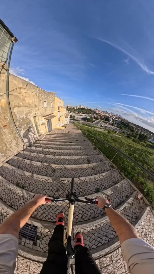 sampilgrim 게시물 이미지: Found epic spots in Lisbon! LINK IN BIO! 🔥📹:...