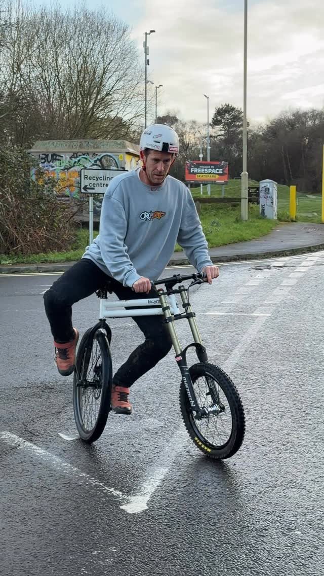 sampilgrim 게시물 이미지: Best and worst bike ever 😂 Link in bio for...