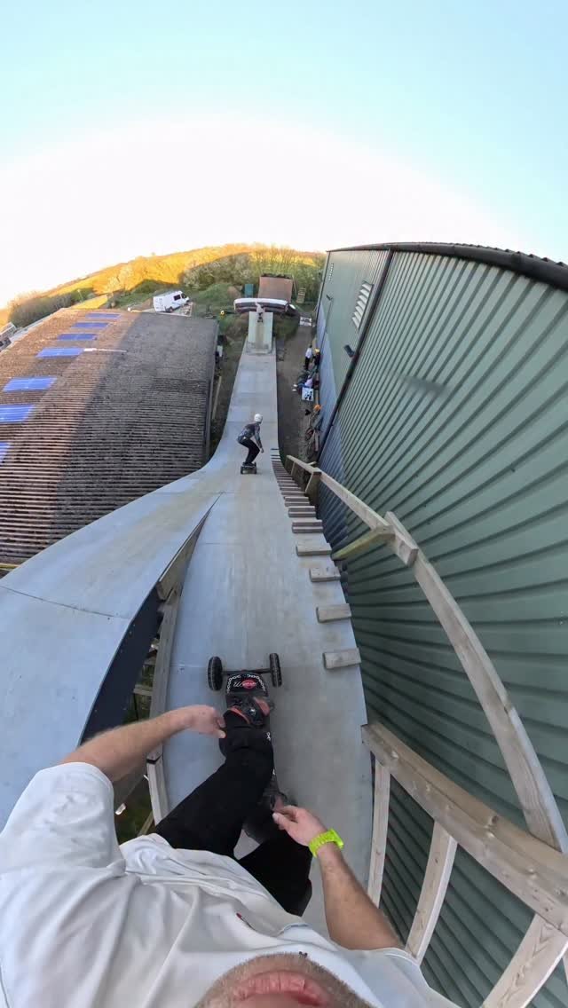 sampilgrim 게시물 이미지: Stepping outta my comfort zone on the Mtnboard...