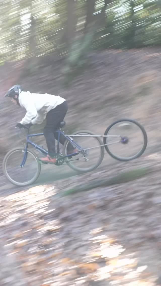 sampilgrim 게시물 이미지: I built a two wheel drive, 3 wheel MTB! Link...