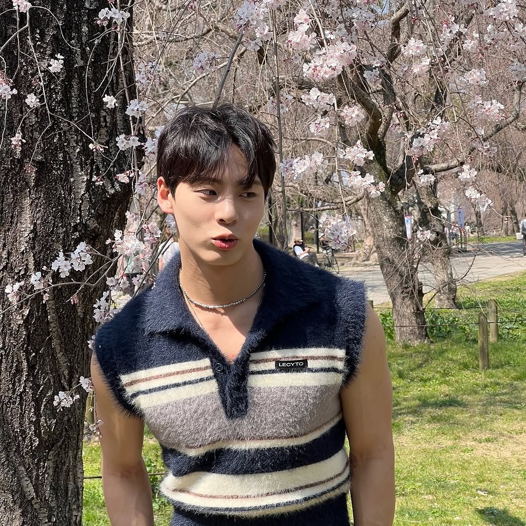 Photo by <삼삼하다> 김의준 on April 08, 2025. May be an image of stone-fruit tree.