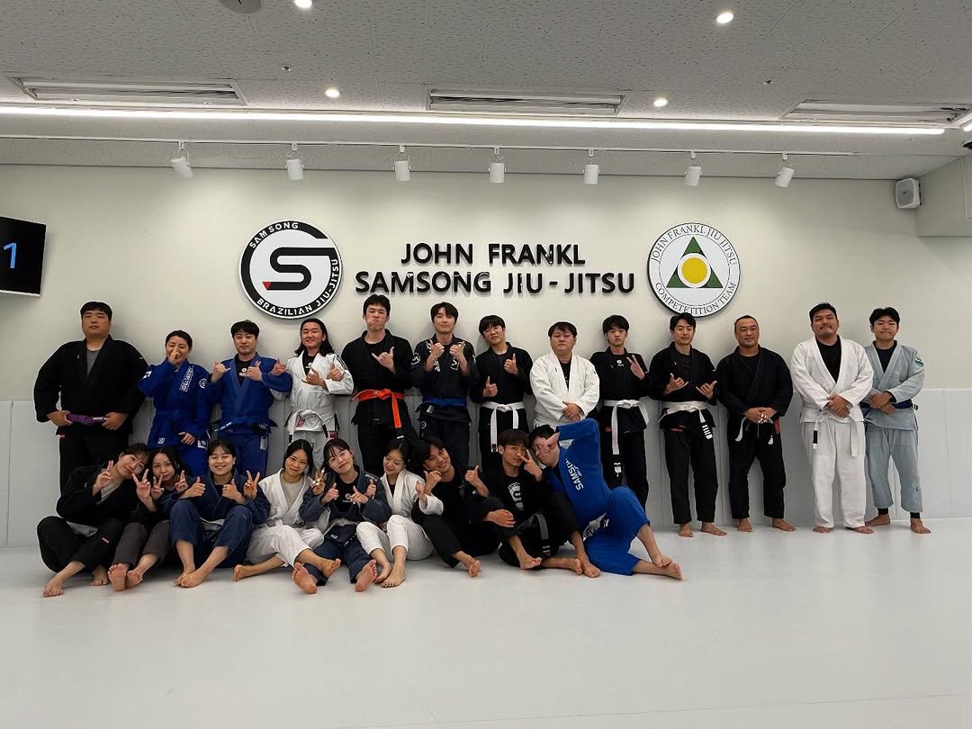 Photo by 존프랭클 삼송주짓수 | 지축주짓수 on August 12, 2025. May be an image of 7 people, belt and text.