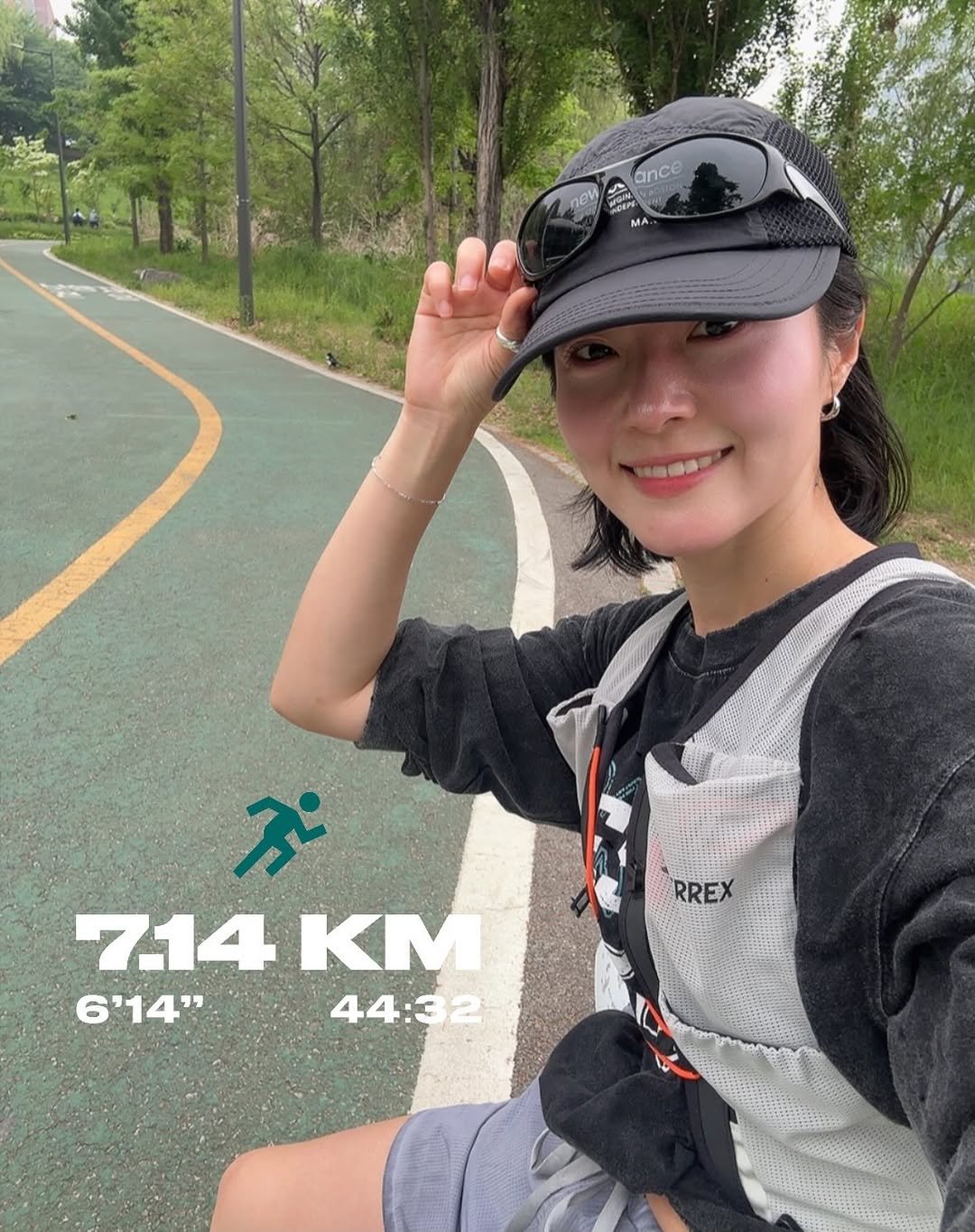 san_haepaal 게시물 이미지: :
요새 러닝하기 너무 좋은 날씨다!
적당히 선선하고 적당히 흐리고~ 
이 짧은...