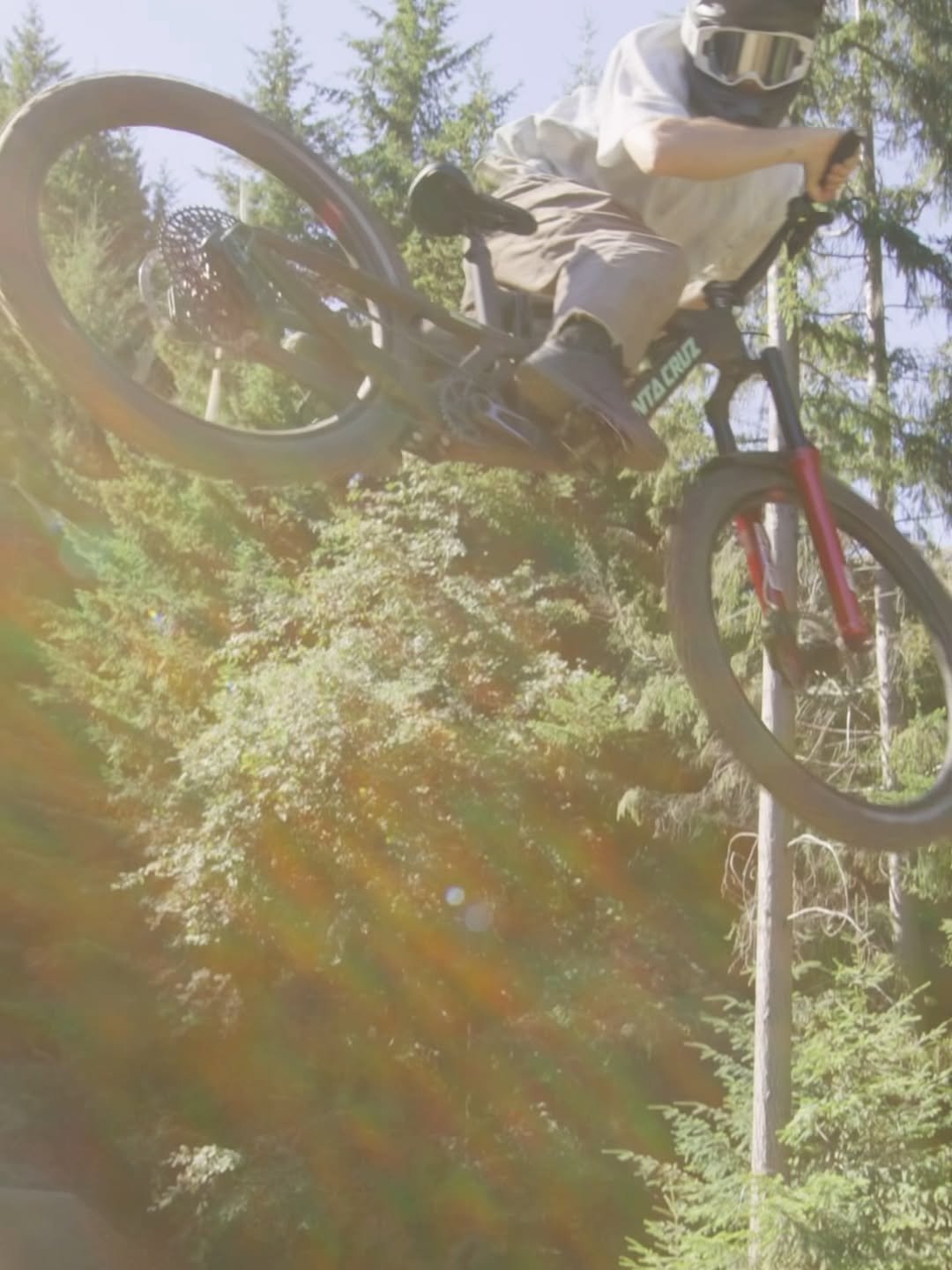 santacruzbicycles 게시물 이미지: The downhiller's trail bike — the new Santa...