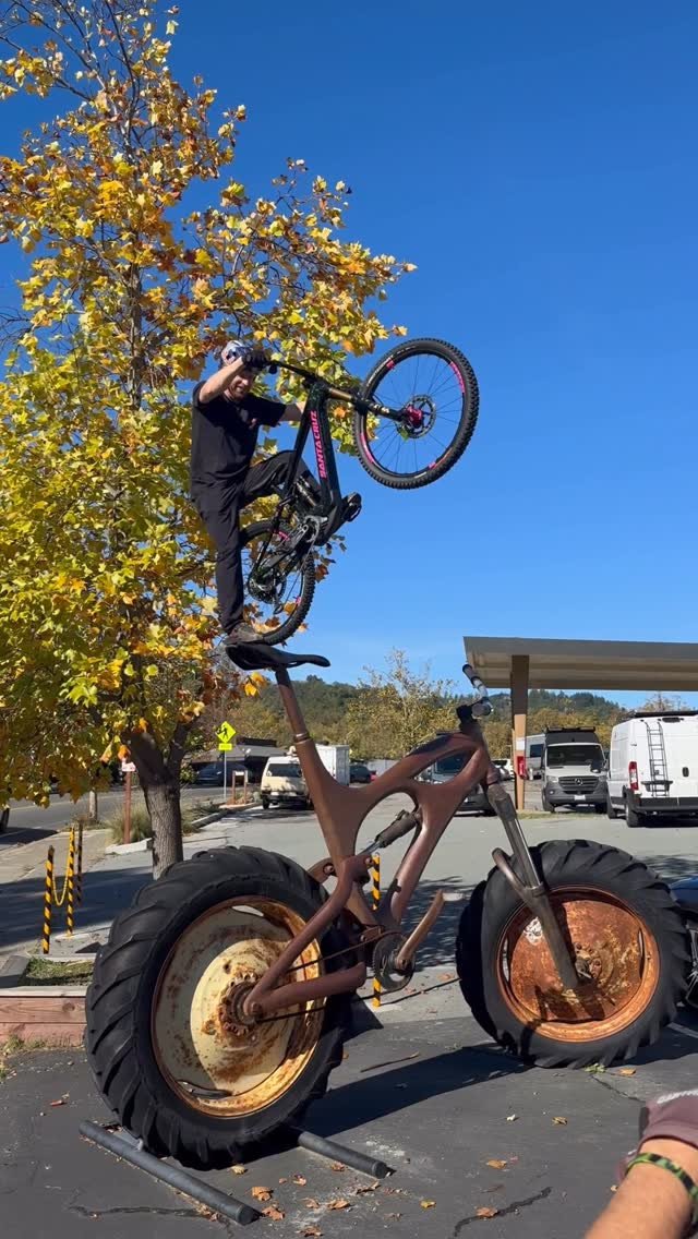 santacruzbicycles 게시물 이미지: @danny_macaskill dropping in to the...