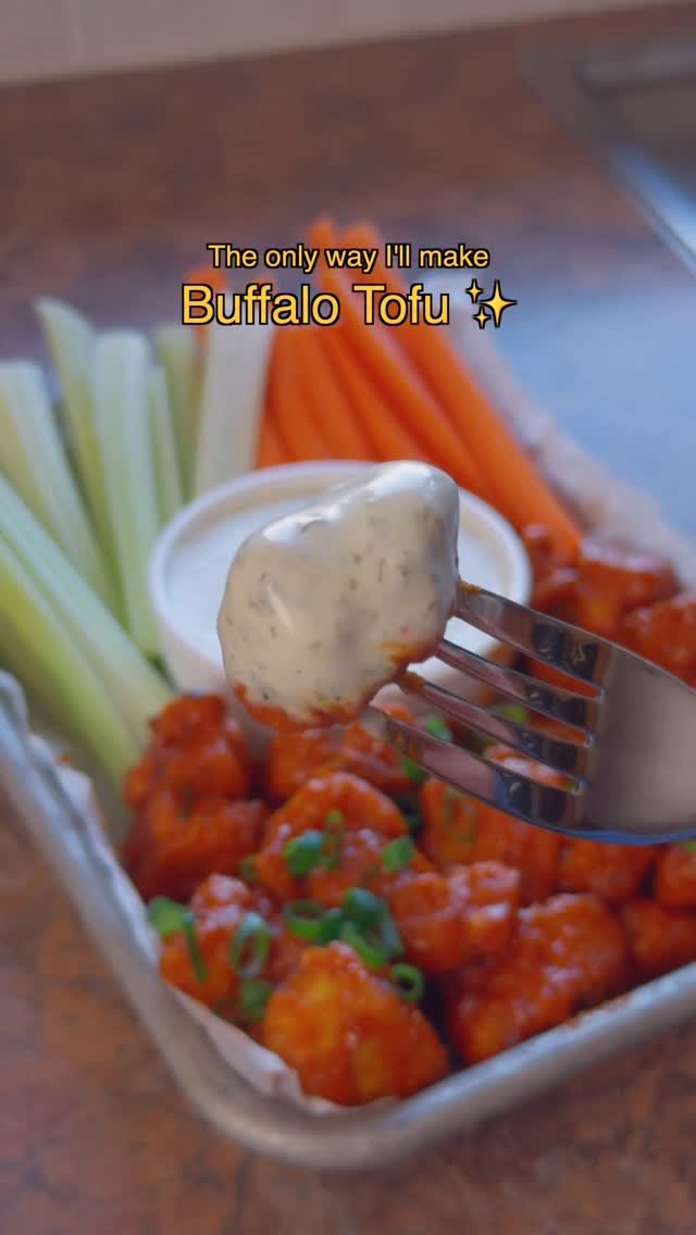 sarahsvegankitchen_ 게시물 이미지: My new favorite way to make Buffalo Tofu. 👀...