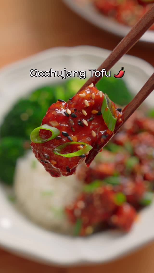 sarahsvegankitchen_ 게시물 이미지: Gochujang tofu 🌶️ (For when I have zero brain...