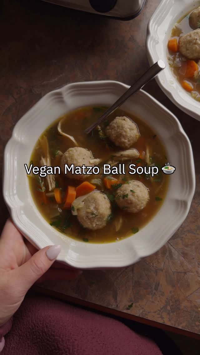 sarahsvegankitchen_ 게시물 이미지: Matzo ball soup for Passover! Comment “MATZO”...