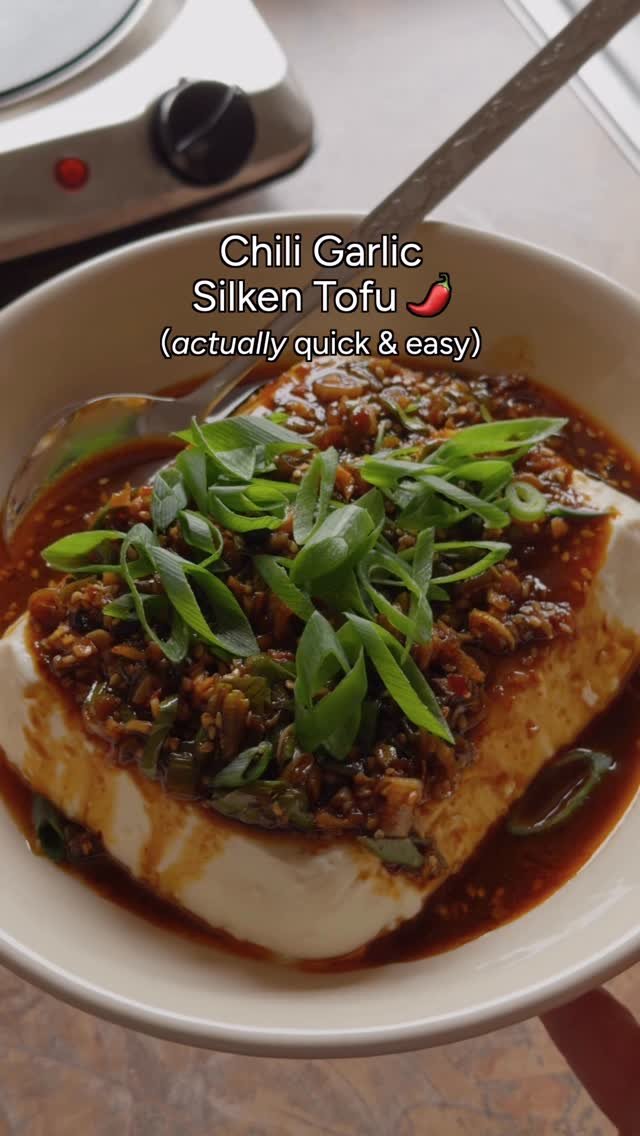 sarahsvegankitchen_ 게시물 이미지: Chili Garlic Silken Tofu 🌶️ a quick and easy...
