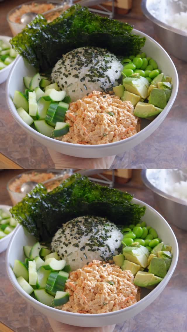 sarahsvegankitchen_ 게시물 이미지: When I’m craving sushi but feeling lazy. 🦀🍣...