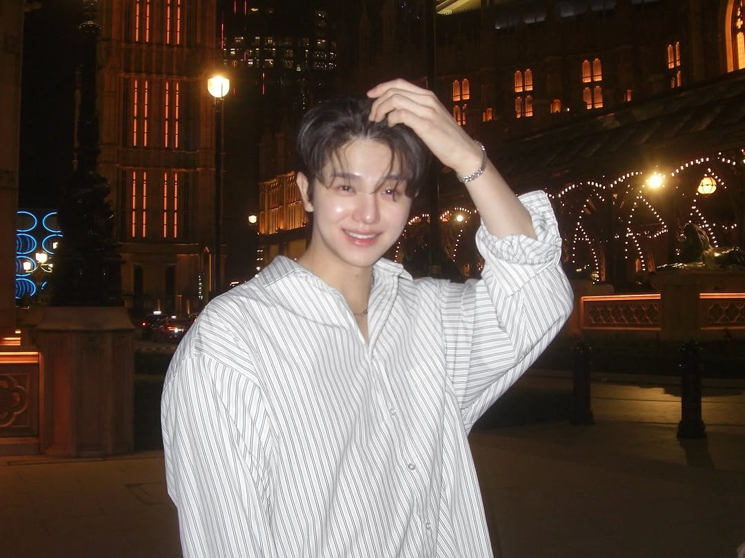 Photo by 서눙 on November 09, 2025. May be an image of one or more people, hair, bolo tie and text.