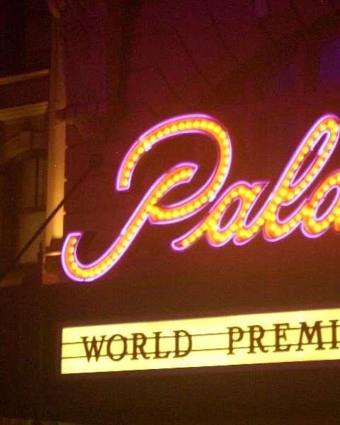 Photo by 사선웅 on April 08, 2025. May be an image of signboard and text that says 'Pake l WORLDPREMI WORLD PREMI'.