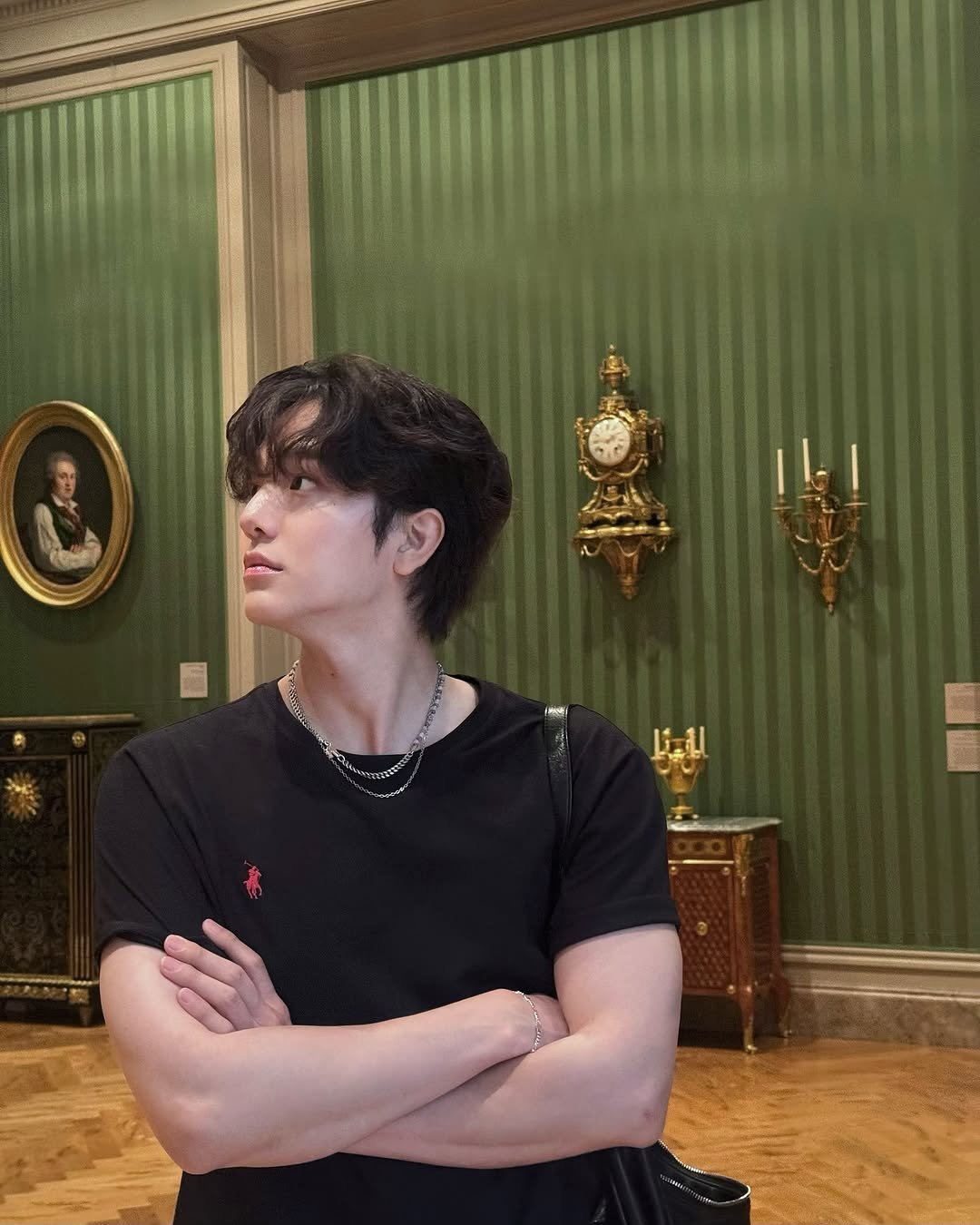 Photo by 사선웅 on September 08, 2025. May be an image of bolo tie and text.