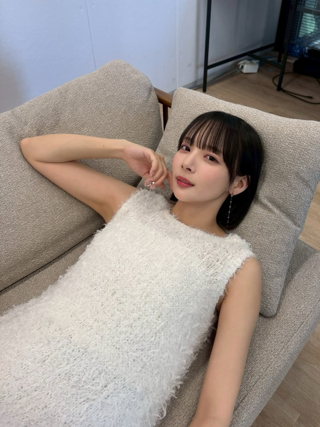 Photo by 岡田紗佳 on April 22, 2026. May be an image of one or more people, hair, sleepwear, top, dress and text.