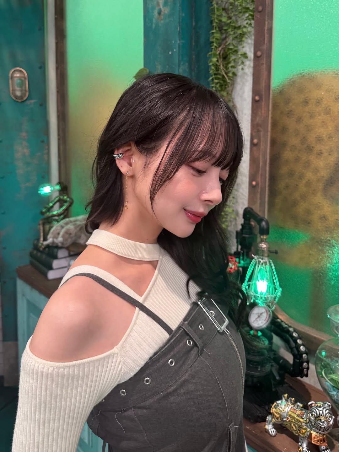 Photo shared by 岡田紗佳 on January 13, 2026 tagging @murua_official. May be an image of one or more people, hair, top and text.