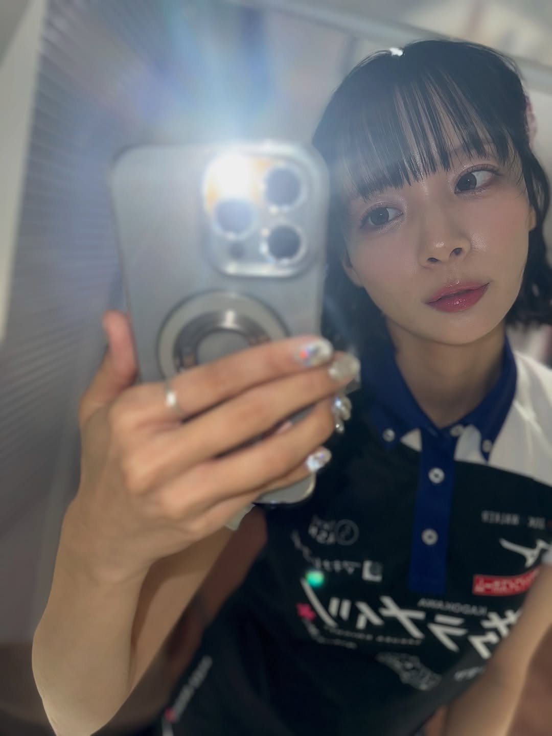 Photo by 岡田紗佳 on March 02, 2026. May be a selfie of one or more people, hair, top, mirror and text.