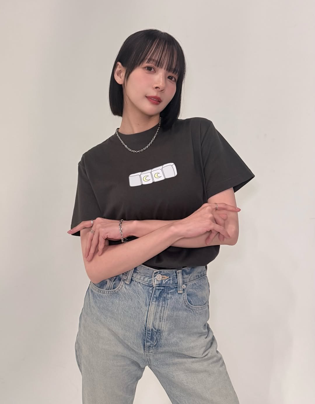 Photo by 岡田紗佳 on April 06, 2026. May be an image of ‎one or more people, hair, top and ‎text that says '‎地 C C cC CC ل‎'‎‎.